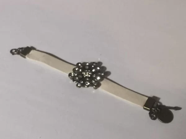 LEATHER BAND RHINESTONE FLOWER BRACELET