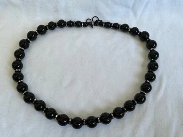 MINDFUL MEDIUM SIZED BEADS LAYERING NECKLACE-BLACK