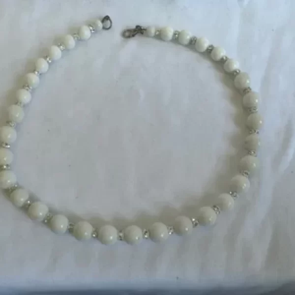 MINDFUL MEDIUM SIZED BEADS LAYERING NECKLACE
